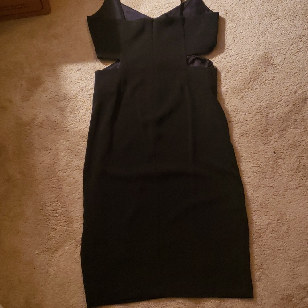 BLACK SLEEVELESS LAUNDRY CUTOUT DRESS - Picture 5 of 6